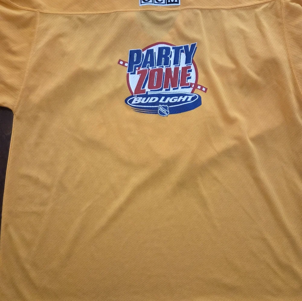 NHL CCM Nashville Predators Autographed Jersey - Picture 5 of 5